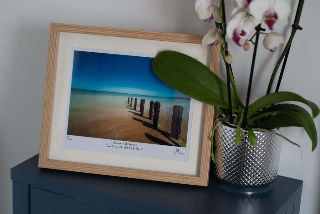 Stylish Beachfront Apartment, Sweeping Ocean Views And Luxury Touches Herne Bay Exterior foto